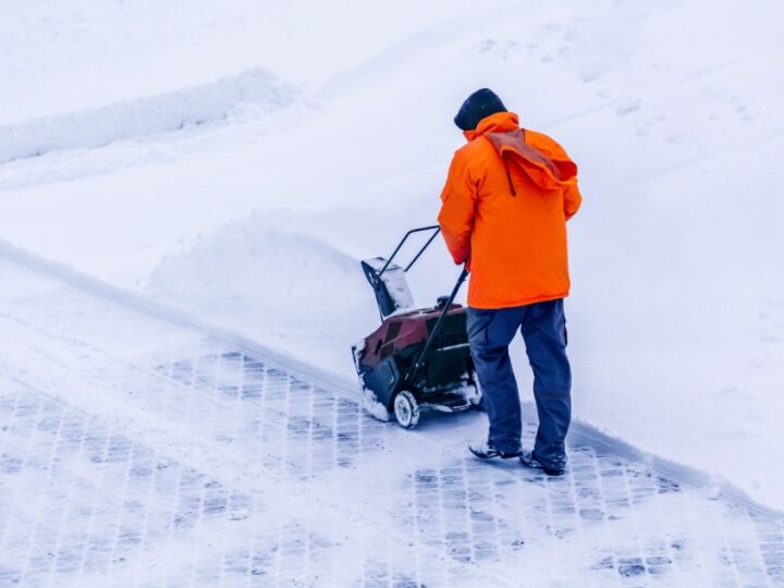 Intensywne prace związane z usuwaniem śniegu na poznańskich drogach