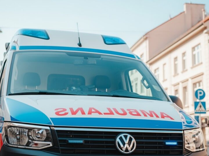 Policjant w cywilu: Pościg za poszukiwaną kobietą kończy się dramatyczną akcją ratunkową